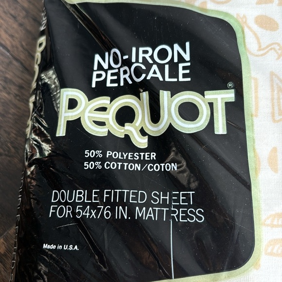 Vintage NOS Pequot DOUBLE fitted sheet, Egyptian hieroglyphic pattern, tan/cream - Picture 2 of 5